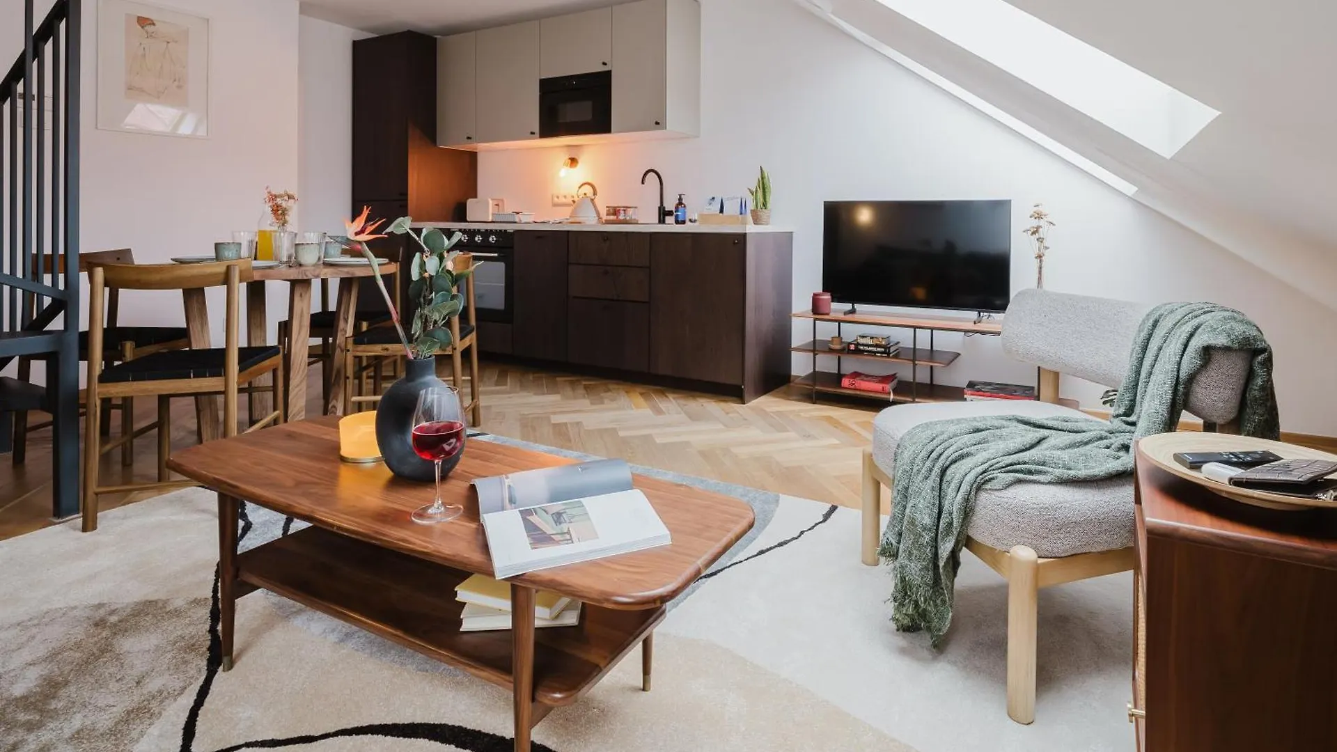 Prague Days - Attic Maisonette - Workspace - Netflix - Vinohrady 0*,  Czech Republic