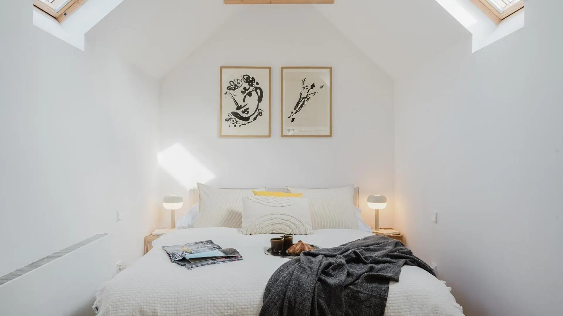 Prague Days - Attic Maisonette - Workspace - Netflix - Vinohrady アパート